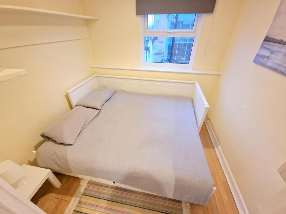 לונדון Super Studio With Two Bedrooms - Five Minutes From The Station! מראה חיצוני תמונה